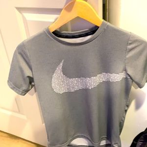 Nike t shirt kids gray